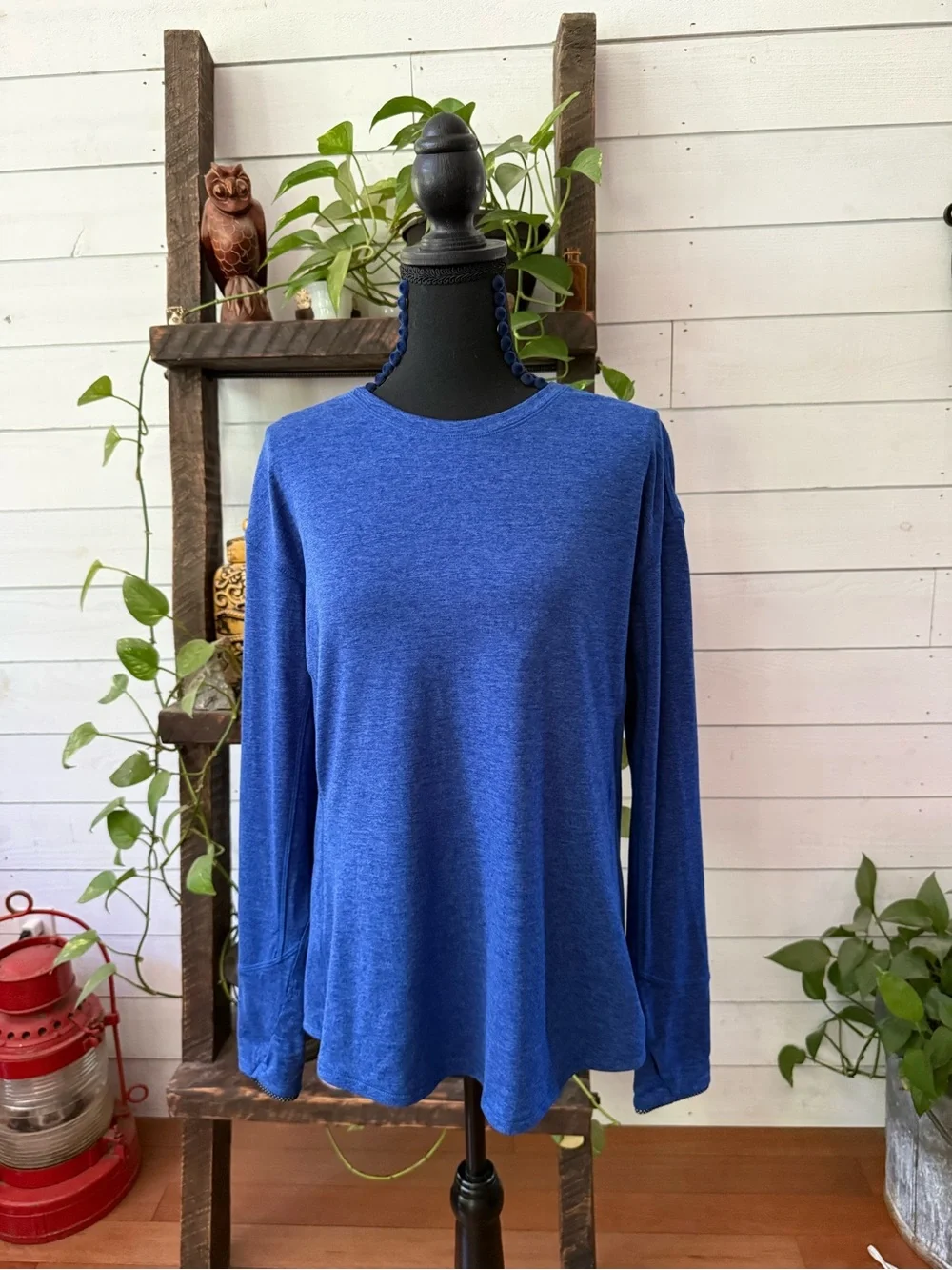Avia: Classic Long-Sleeve Athletic Crewneck Top - Blue with Thumb Holes